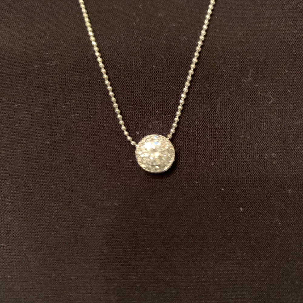Diamond-like single stone pendant necklace
